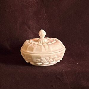Estate Vintage Westmoreland White Milk Glass Candy/Nut/Serving Bowl w/Lid